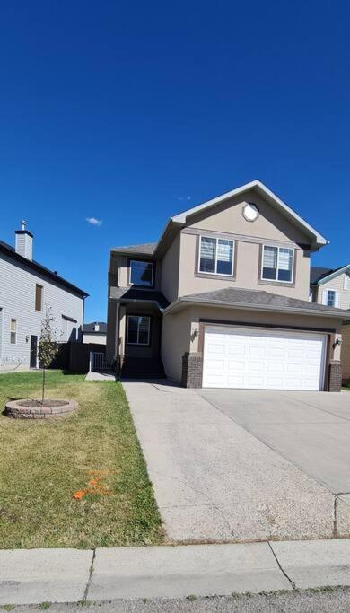 Spacious Comfortable Air-Conditioned. Near Airport! Calgary Zewnętrze zdjęcie
